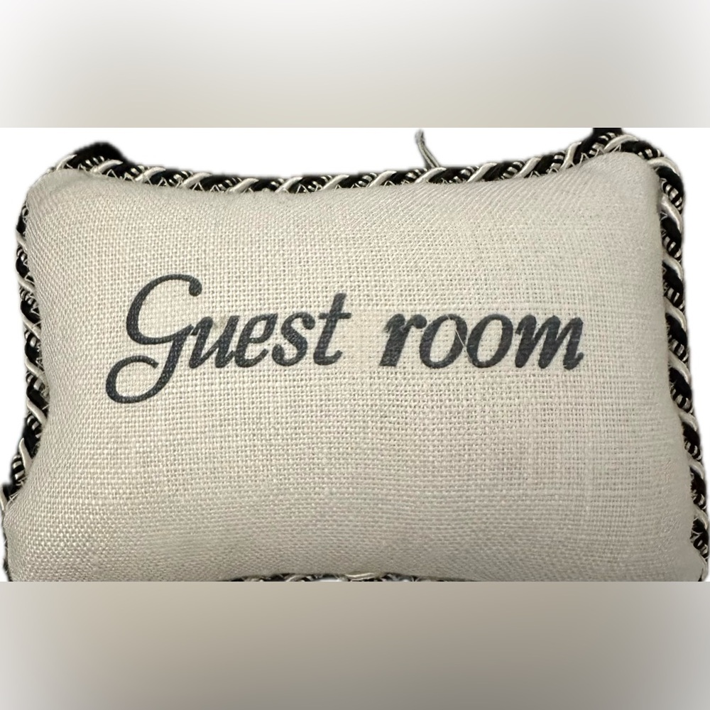 NEW Handmade Charming Cute Guest Room Accent Mini Pillow Door Hanger 4" x 6" HTF - Picture 3 of 4